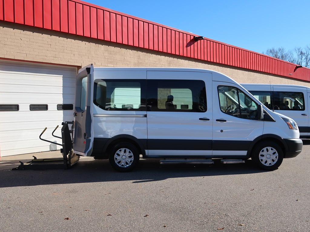 Photo 26 of this FORD TRANSIT