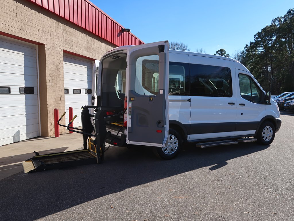 Photo 25 of this FORD TRANSIT