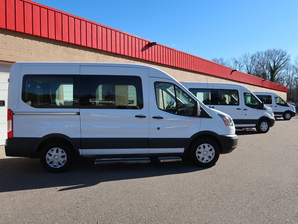 Photo 18 of this FORD TRANSIT