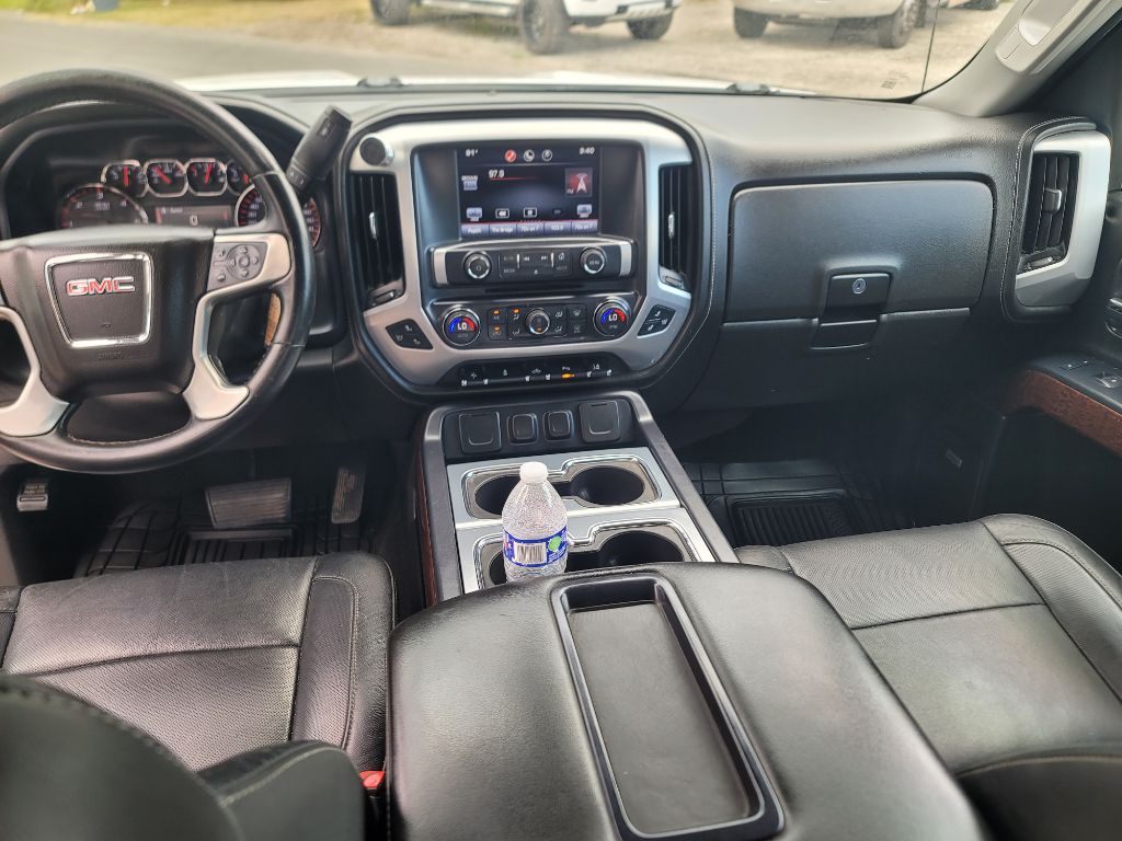 Photo 2 of this GMC SIERRA