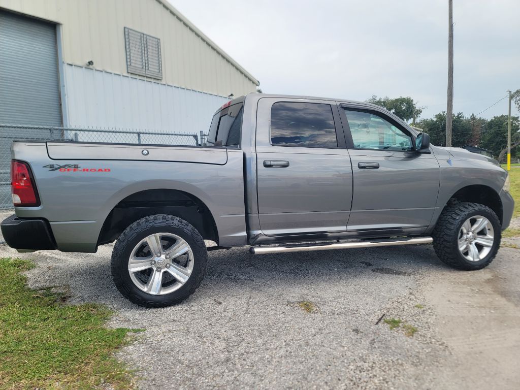 Photo 4 of this DODGE RAM 1500
