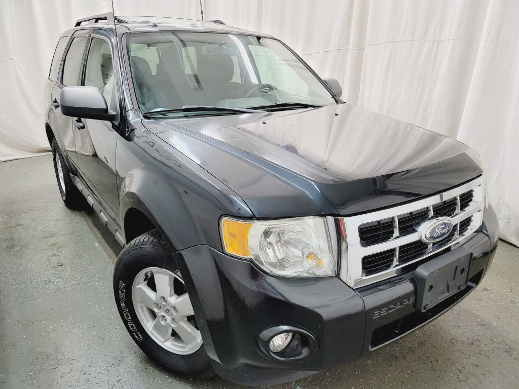 2011 FORD ESCAPE XLT for sale at Fast Track Auto Mall
