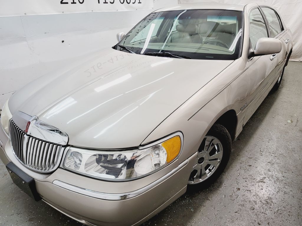 2002 LINCOLN TOWN CAR EXECUTIVE for sale at Fast Track Auto Mall