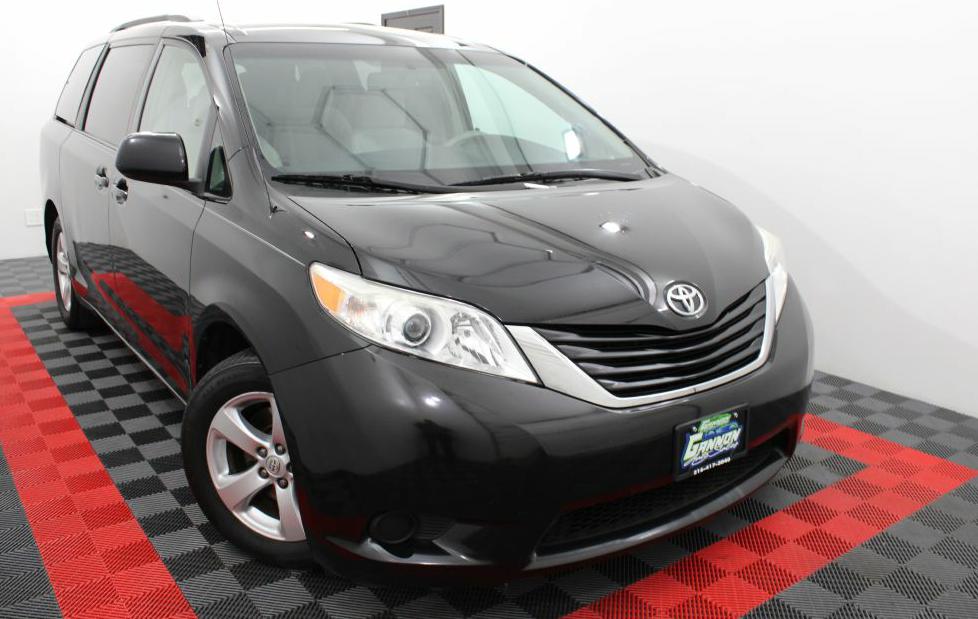 2011 TOYOTA SIENNA LE for sale at Fast Track Auto Mall