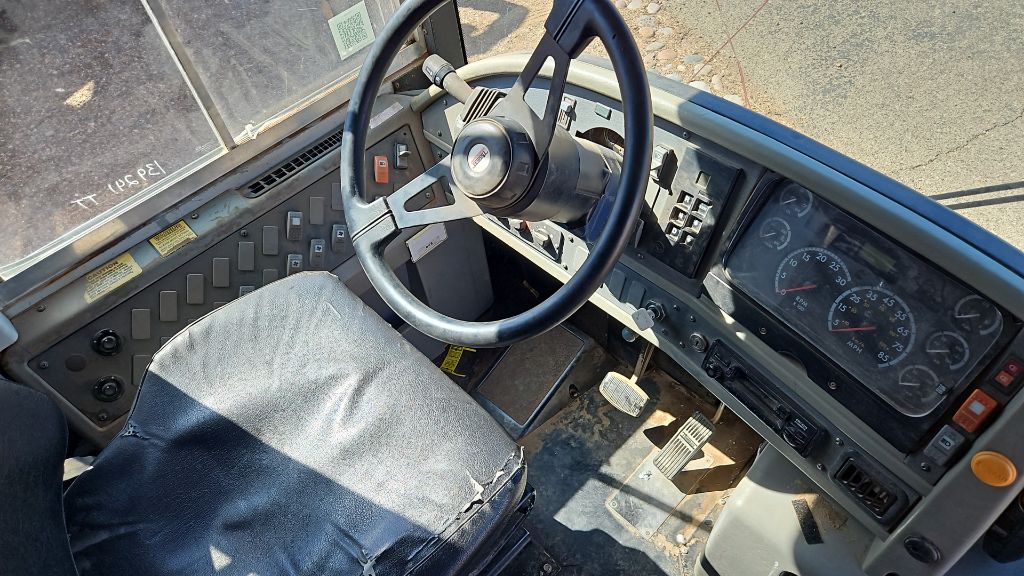 Photo 9 of this BUS-2 THOMAS BUILT HDX