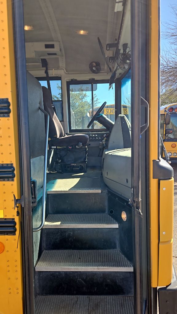 Photo 7 of this BUS-2 THOMAS HDX