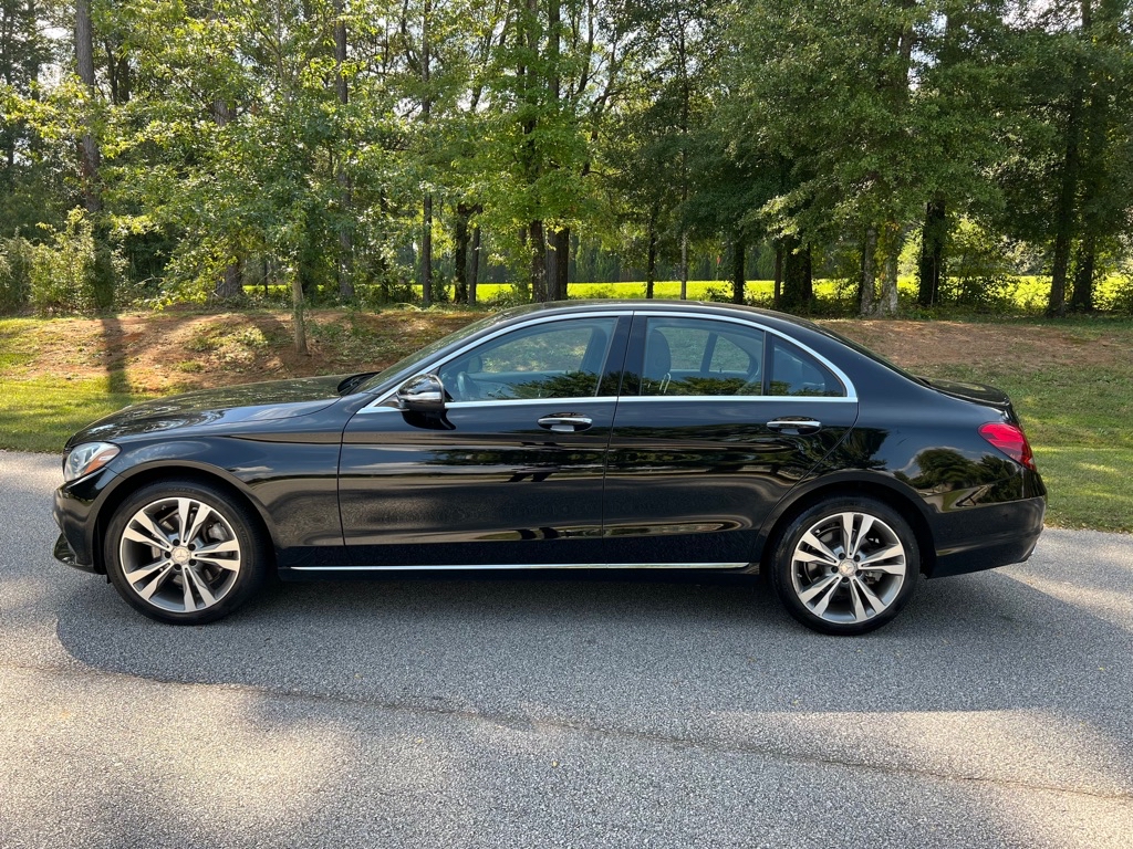 Photo 6 of this MERCEDES-BENZ C-CLASS