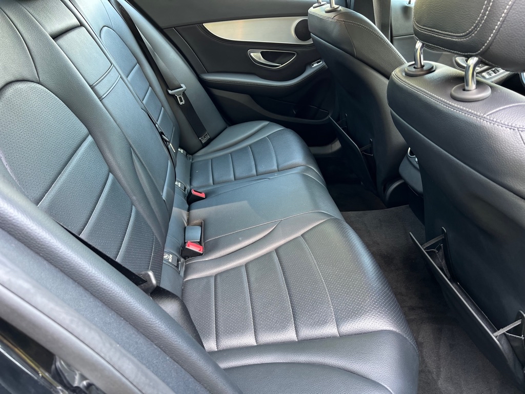 Photo 10 of this MERCEDES-BENZ C-CLASS