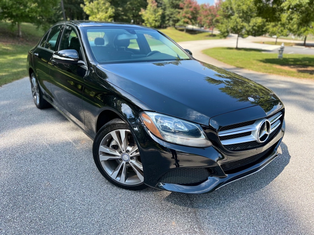 Photo 9 of this MERCEDES-BENZ C-CLASS