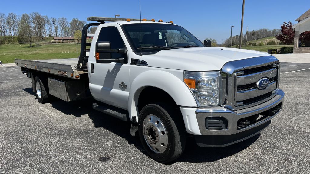 Photo 2 of this FORD F550