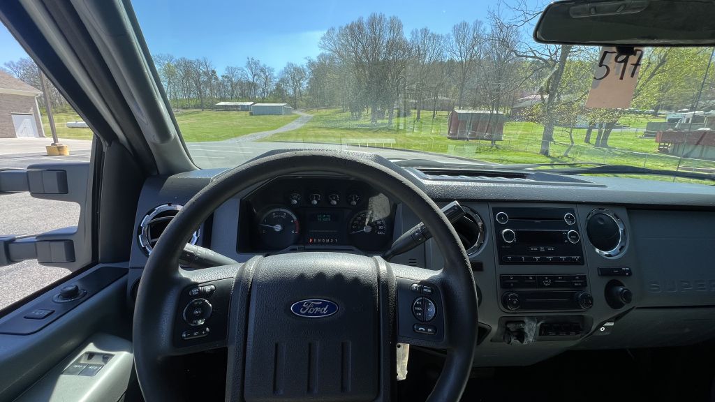 Photo 7 of this FORD F550