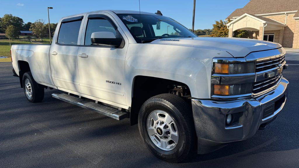 Photo 2 of this CHEVROLET SILVERADO 2500