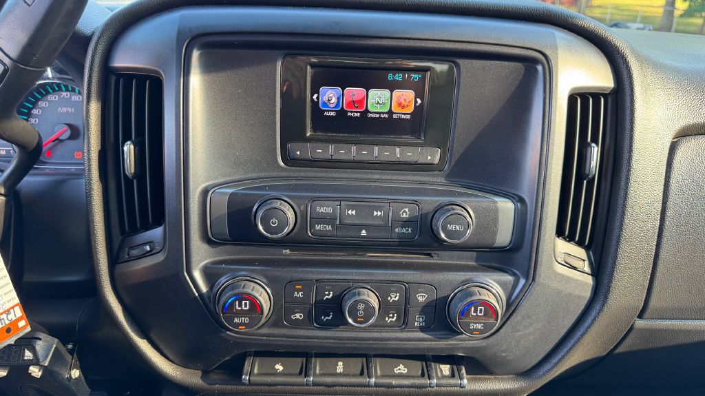 Photo 13 of this CHEVROLET SILVERADO 2500