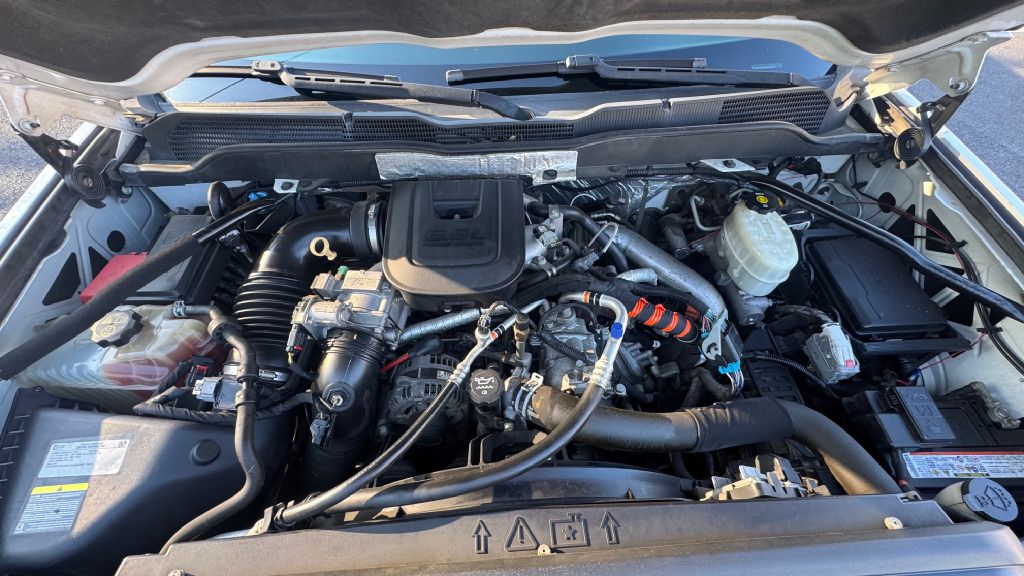 Photo 16 of this CHEVROLET SILVERADO 2500