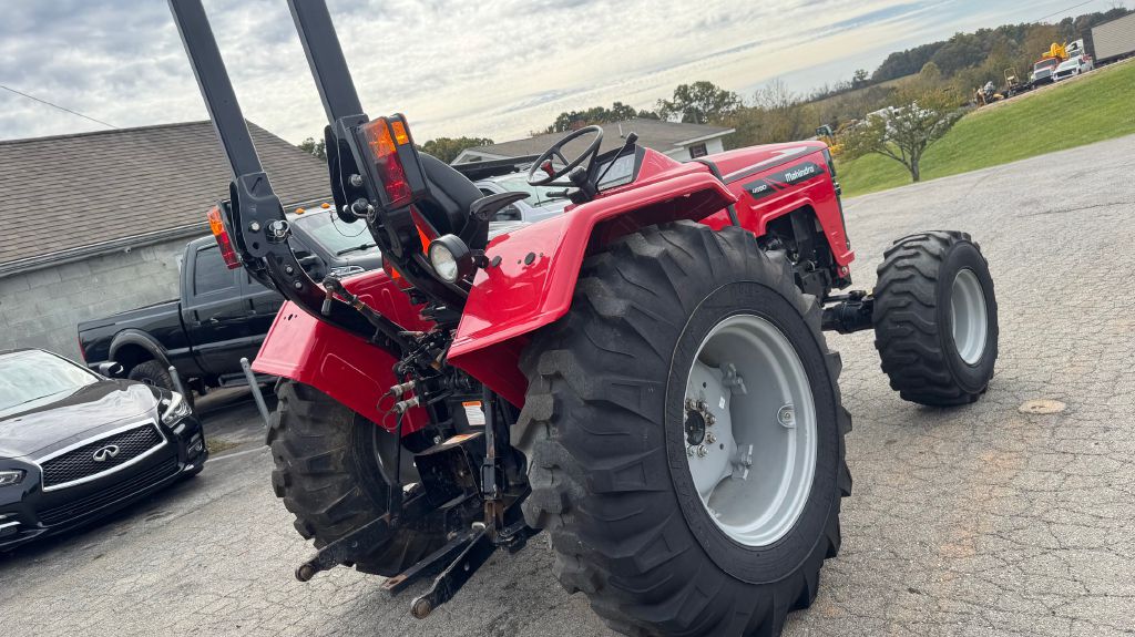 Photo 3 of this MAHINDRA 4550 4X4
