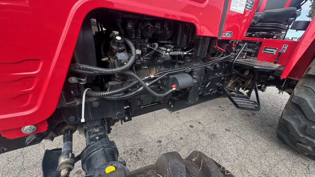 Photo 5 of this MAHINDRA 4550 4X4