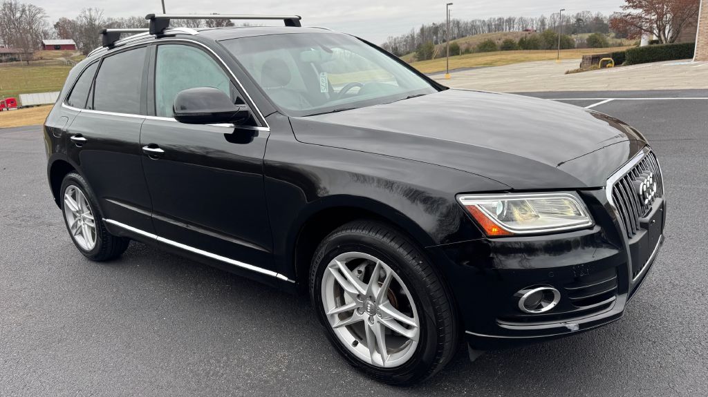 Photo 2 of this AUDI Q5