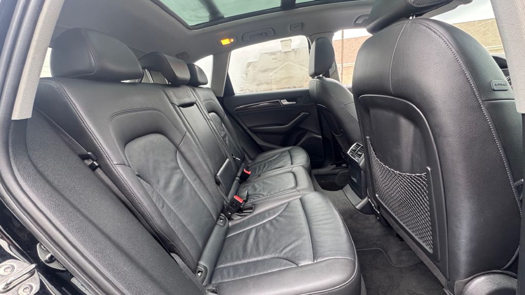 Photo 8 of this AUDI Q5