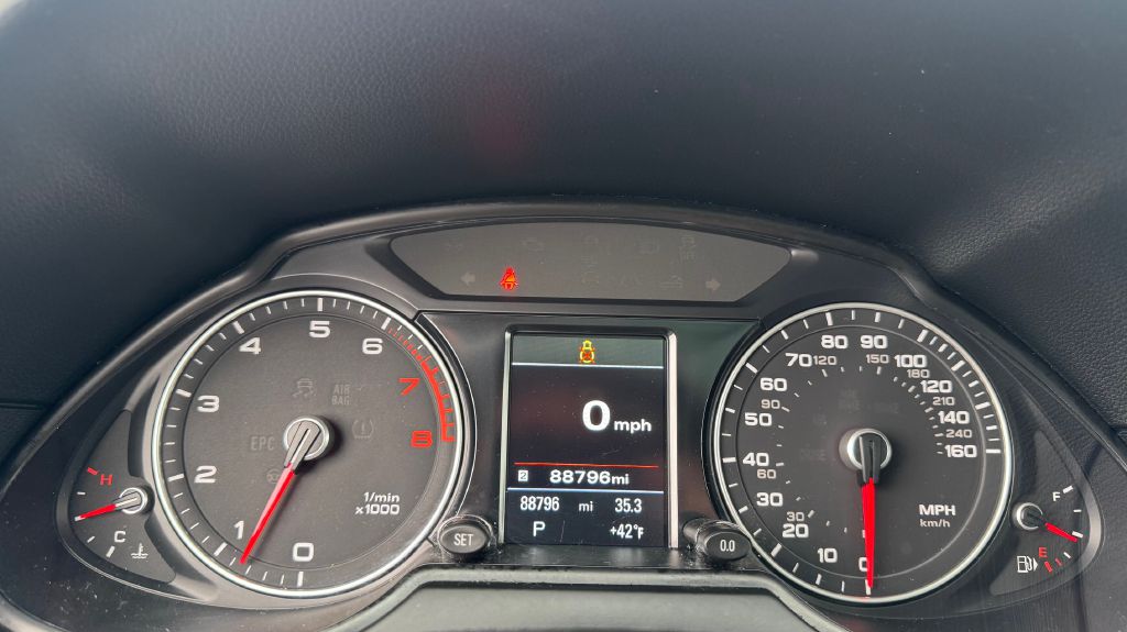 Photo 11 of this AUDI Q5