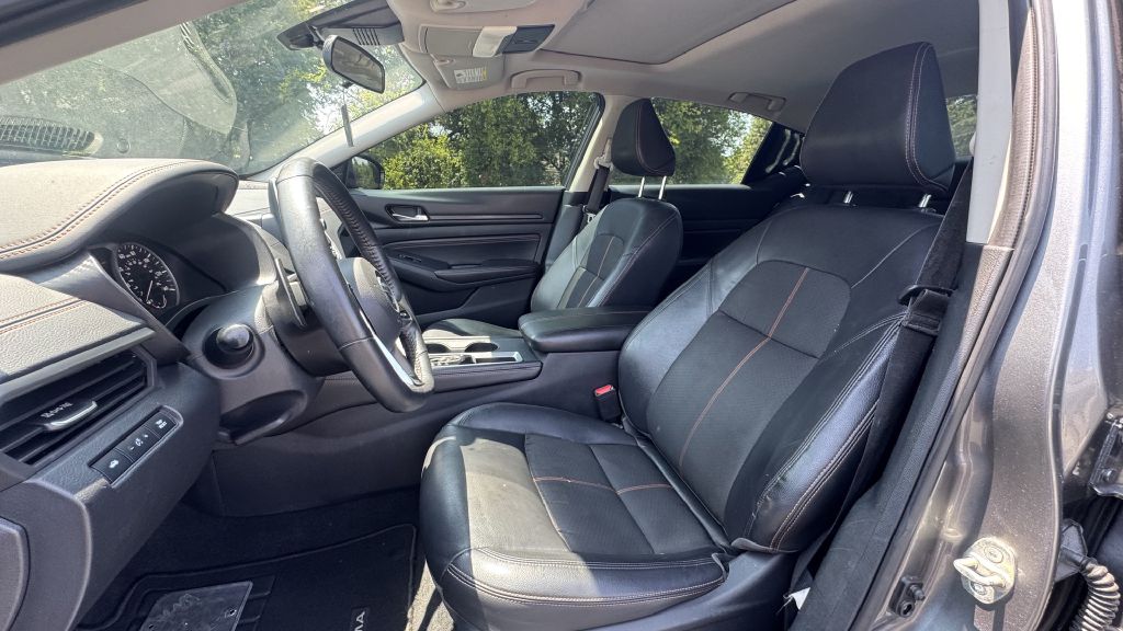 Photo 5 of this NISSAN ALTIMA