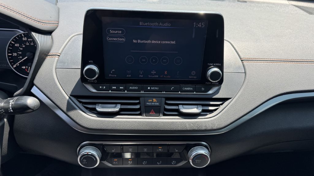 Photo 12 of this NISSAN ALTIMA