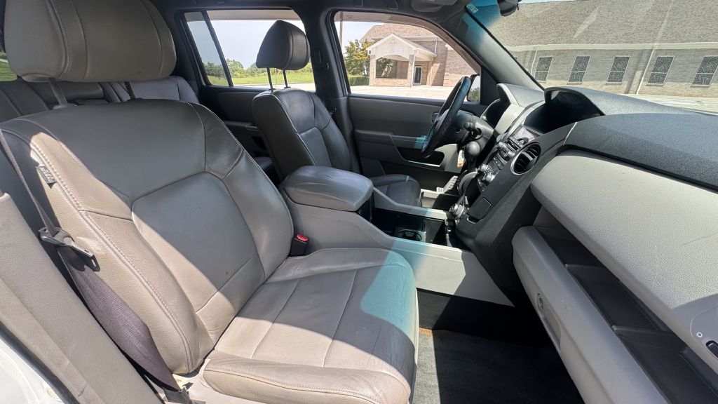 Photo 11 of this HONDA PILOT