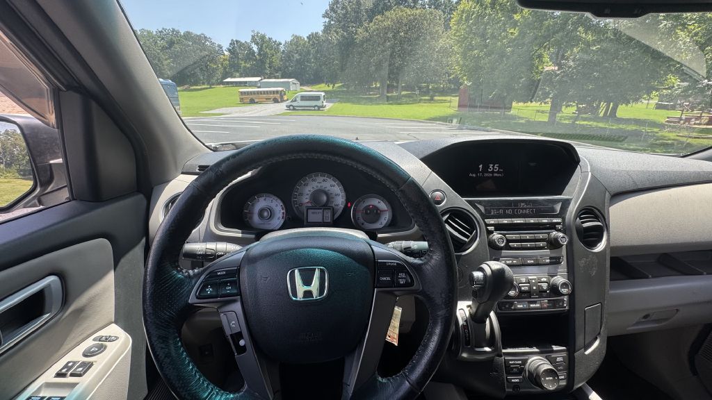 Photo 12 of this HONDA PILOT