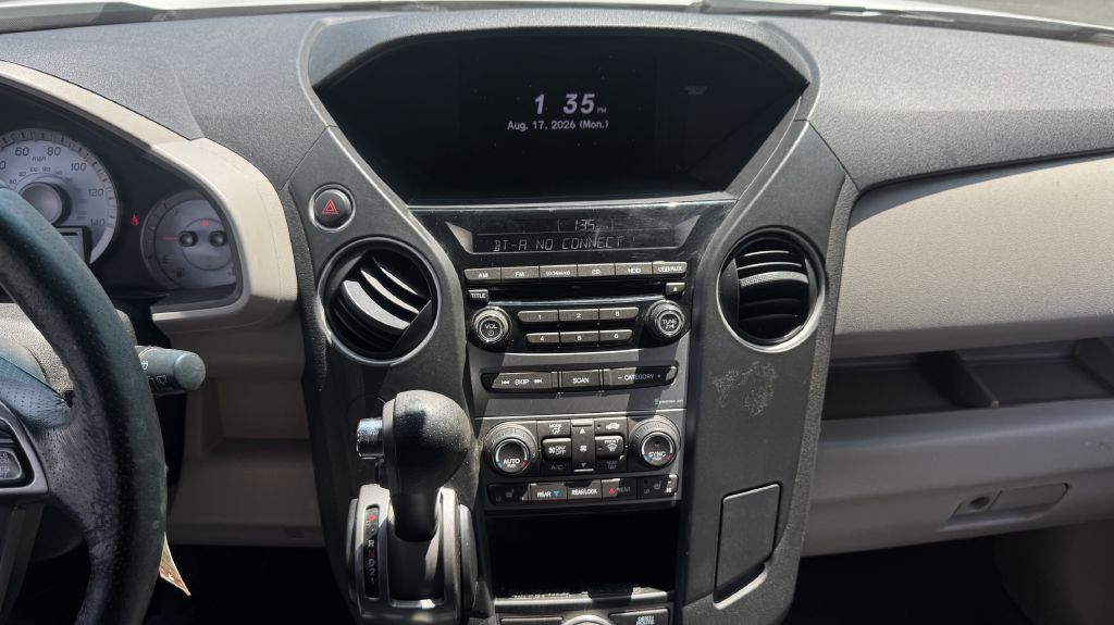Photo 14 of this HONDA PILOT