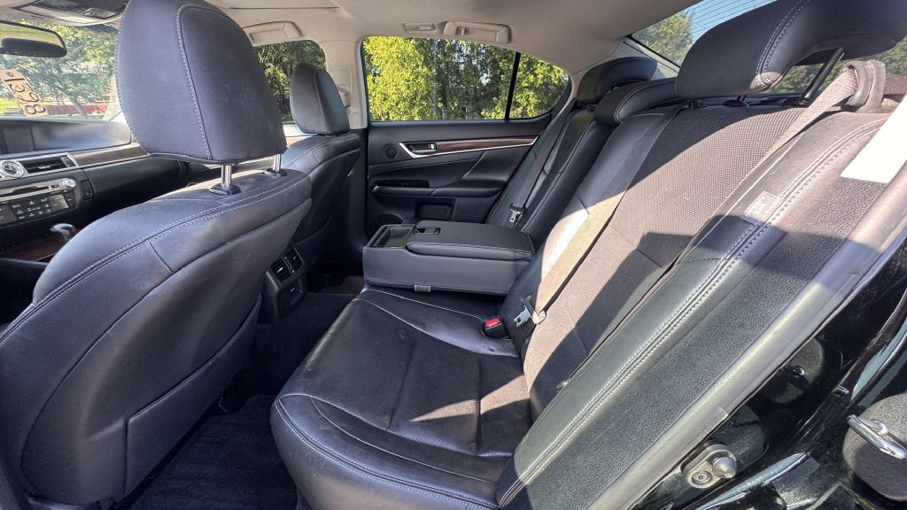Photo 6 of this LEXUS GS