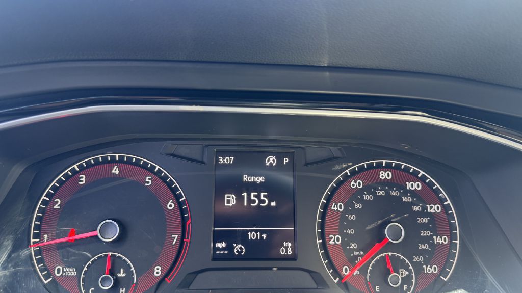 Photo 12 of this VOLKSWAGEN JETTA