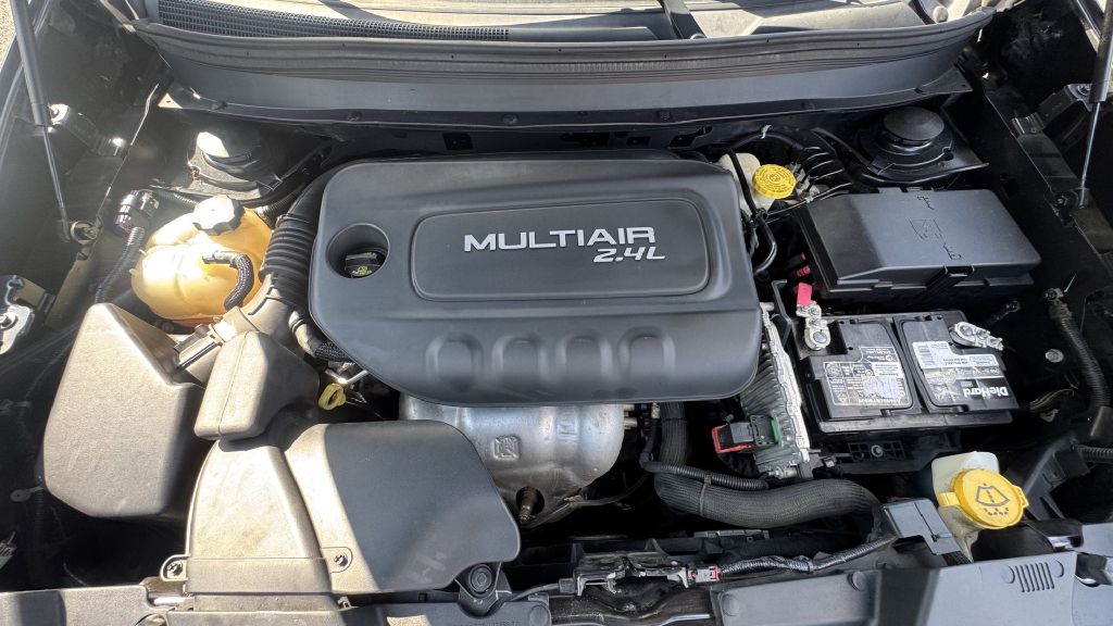 Photo 15 of this JEEP CHEROKEE