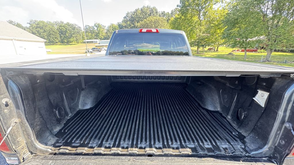 Photo 8 of this CHEVROLET SILVERADO 1500