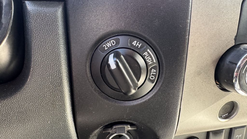 Photo 15 of this NISSAN TITAN
