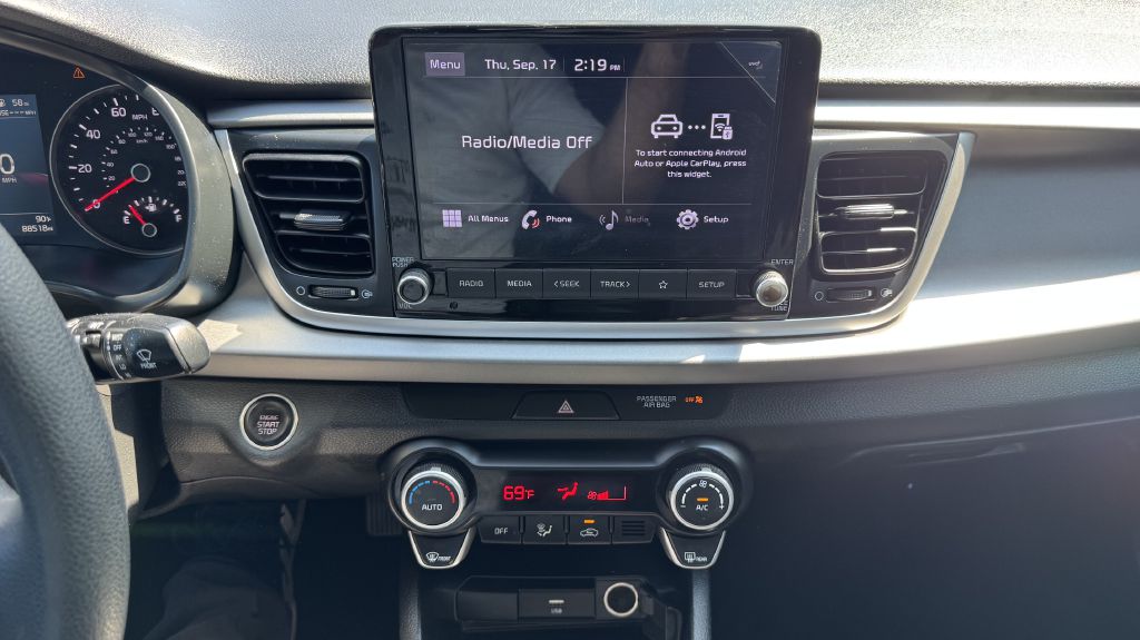 Photo 11 of this KIA RIO