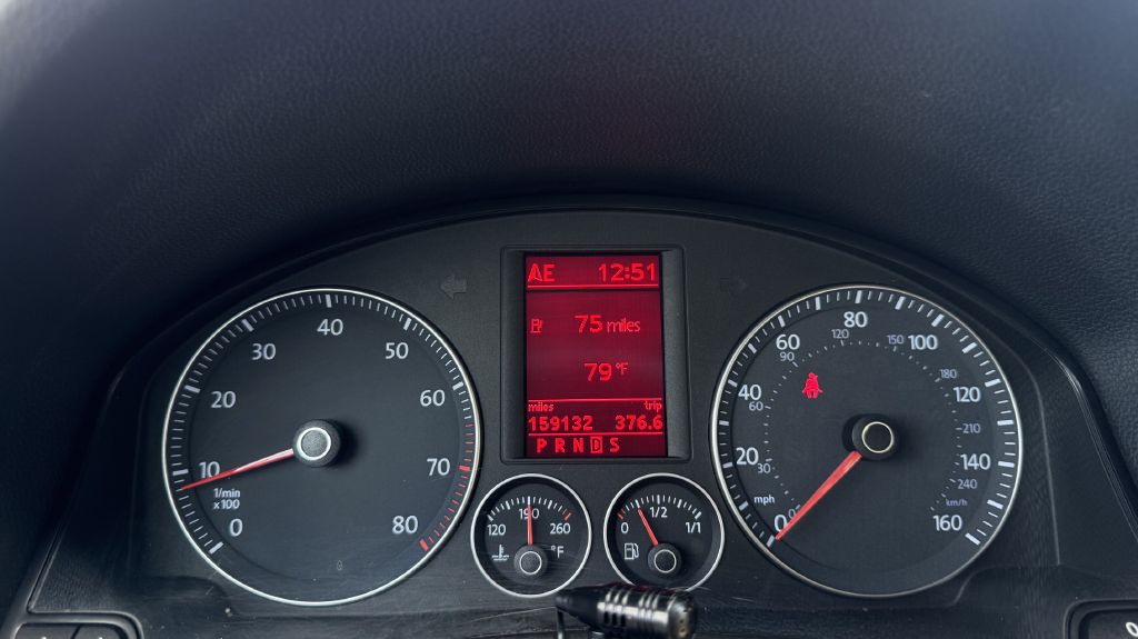 Photo 12 of this VOLKSWAGEN EOS