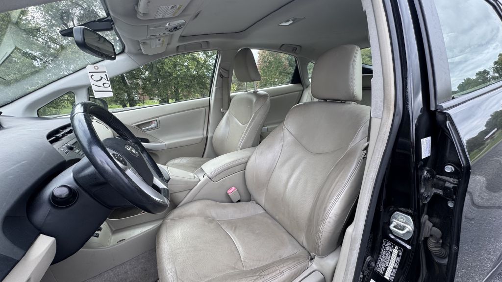 Photo 5 of this TOYOTA PRIUS