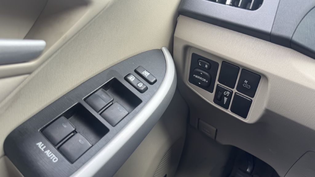 Photo 13 of this TOYOTA PRIUS