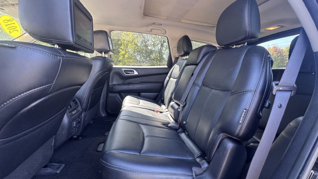 Photo 6 of this NISSAN PATHFINDER