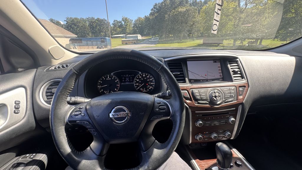Photo 11 of this NISSAN PATHFINDER