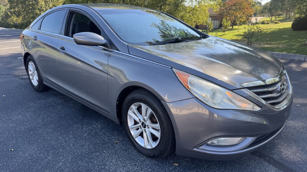 Photo 2 of this HYUNDAI SONATA