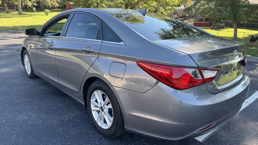 Photo 4 of this HYUNDAI SONATA