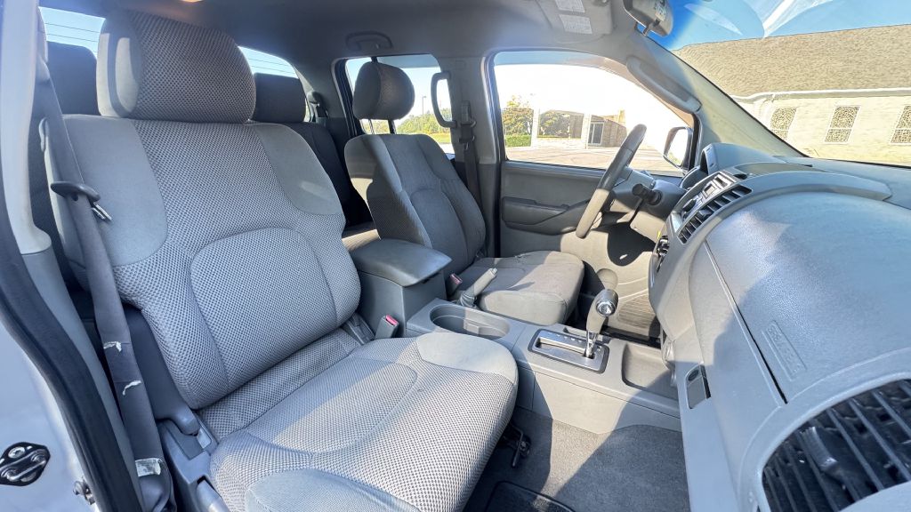 Photo 8 of this NISSAN FRONTIER