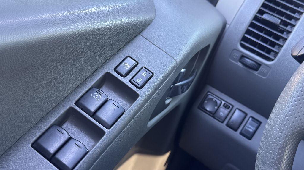 Photo 13 of this NISSAN FRONTIER