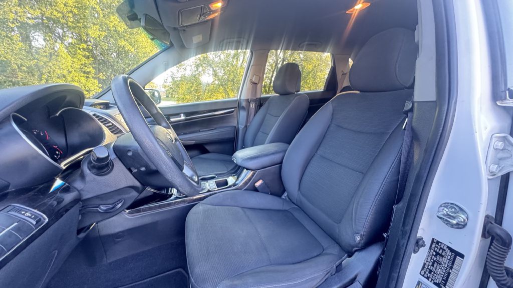 Photo 5 of this KIA SORENTO