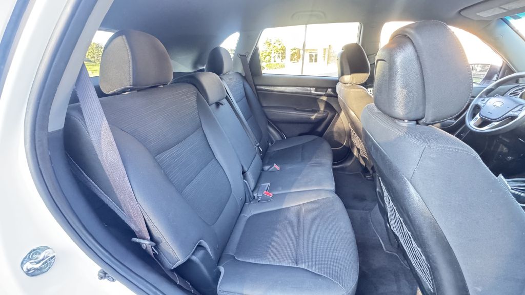 Photo 8 of this KIA SORENTO