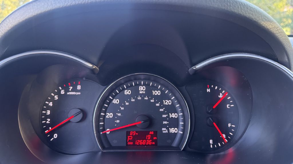 Photo 11 of this KIA SORENTO