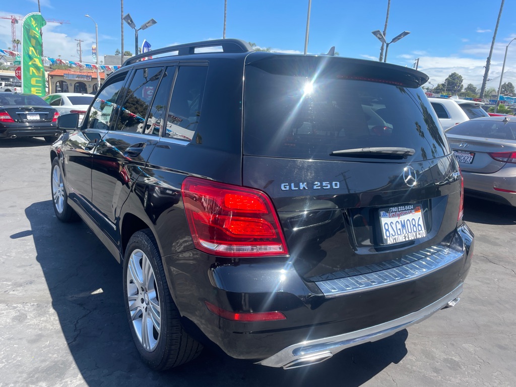 Photo 7 of this MERCEDES-BENZ GLK