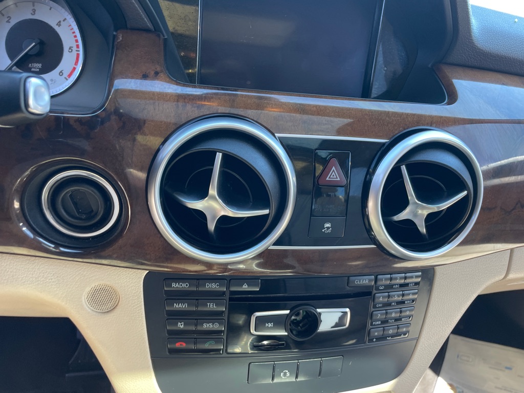 Photo 17 of this MERCEDES-BENZ GLK