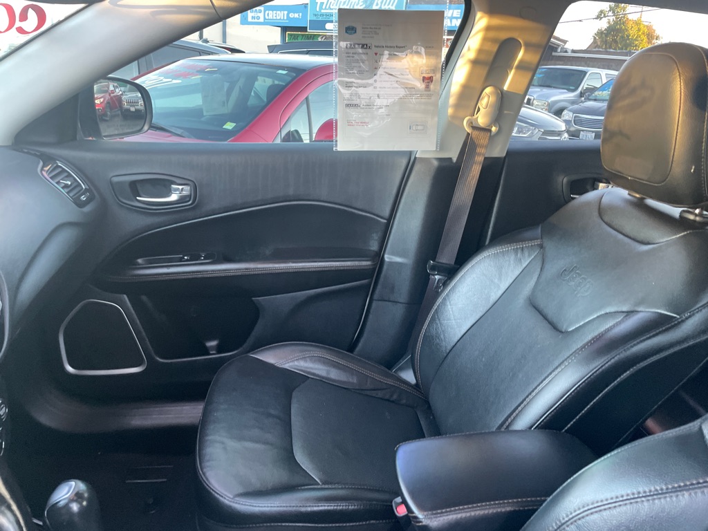 Photo 5 of this JEEP COMPASS