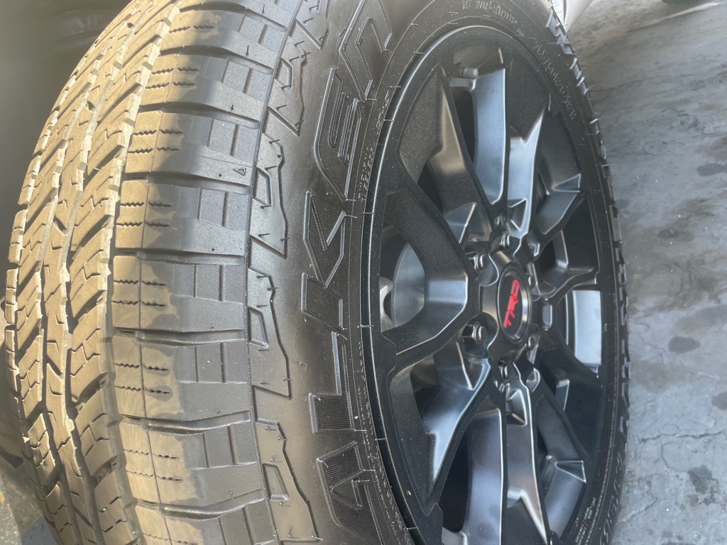Photo 32 of this TOYOTA TUNDRA